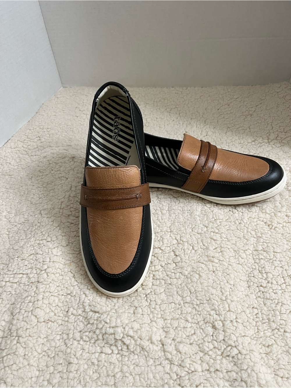 Taos Footwear Two-Tone Penny Loafers in Brown & Black